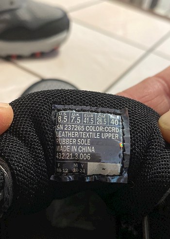 Gri Erke Spor Ayakkabın ucunda küçük bir defo var - Görsel 9