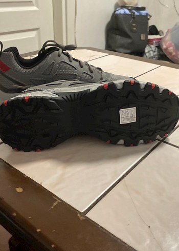 Gri Erke Spor Ayakkabın ucunda küçük bir defo var - Görsel 7