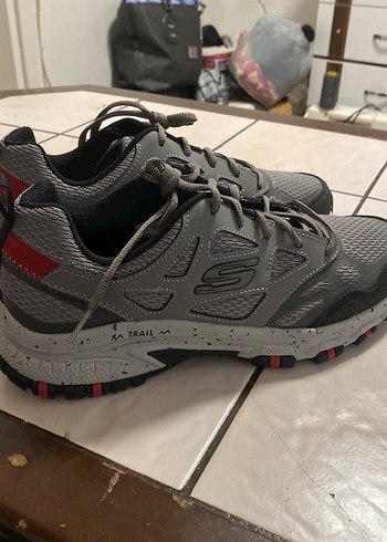 Gri Erke Spor Ayakkabın ucunda küçük bir defo var - Görsel 4