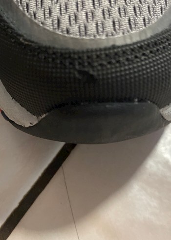 Gri Erke Spor Ayakkabın ucunda küçük bir defo var - Görsel 11