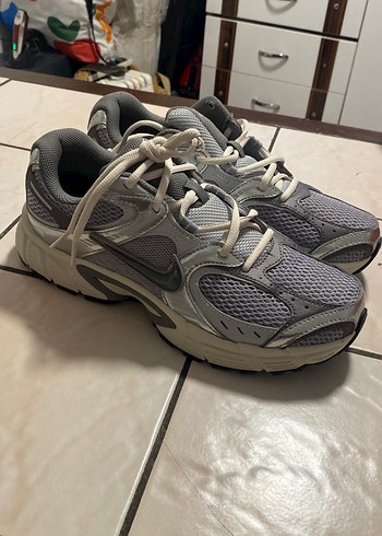 Gri Bağcıklı Kadın Spor Ayakkabı - Görsel 2