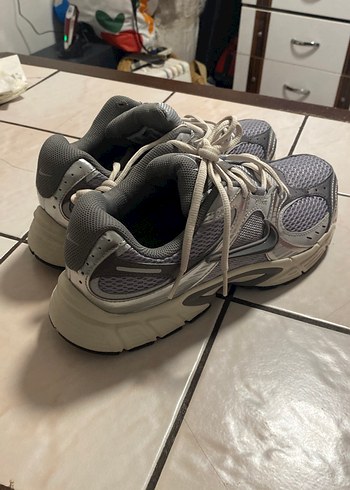 Gri Bağcıklı Kadın Spor Ayakkabı - Görsel 3