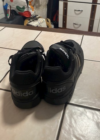 Mor Detaylı Siyah Kadın Spor Ayakkabı - Görsel 3