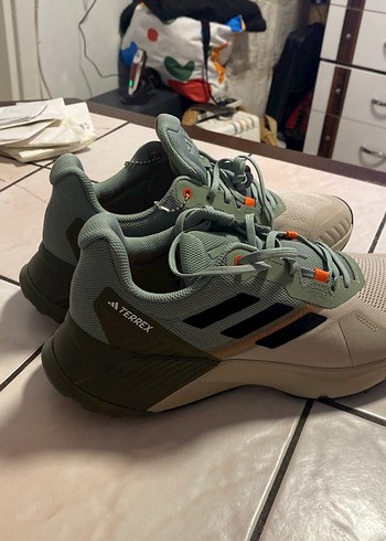 Bej ve Gri Bağcıklı Basketbol Ayakkabısı - Görsel 3