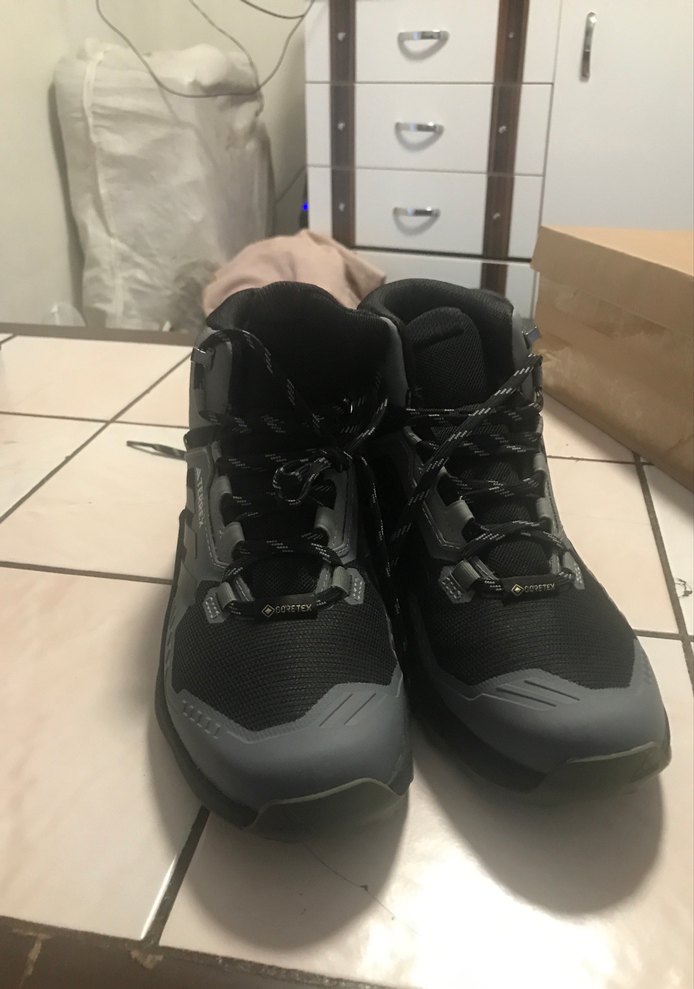 Adidas öğretecek 41/5 numara su geçirmez - Görsel 2