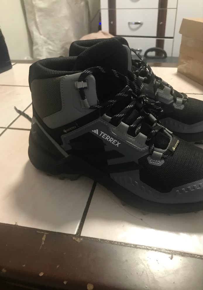 Adidas öğretecek 41/5 numara su geçirmez - Görsel 3