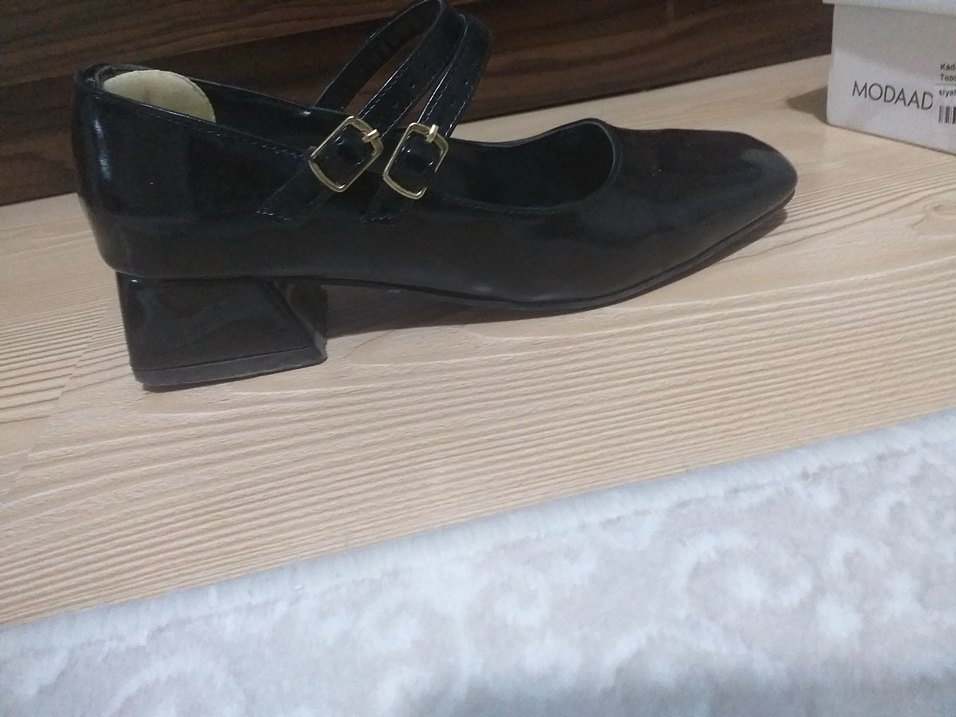 Klasik Siyah Tokalı Topuklu Kadın Babet - Görsel 4