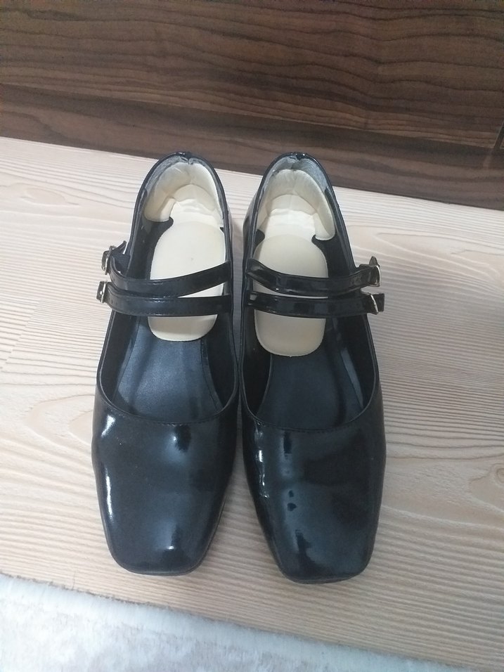 Klasik Siyah Tokalı Topuklu Kadın Babet - Görsel 2