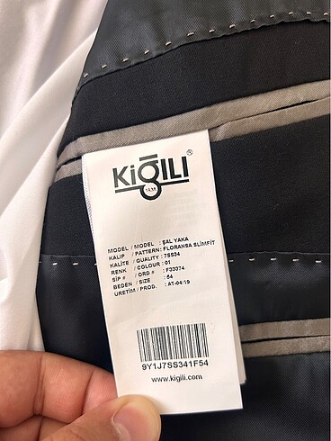 54 Beden siyah Renk Kiğılı Damatlık