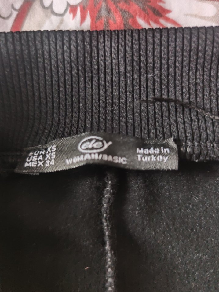 Siyah V Yaka Kadın Tulum - Görsel 2