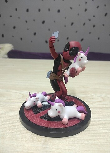 Marvel Deadpool Figür Unicorn Selfie Model