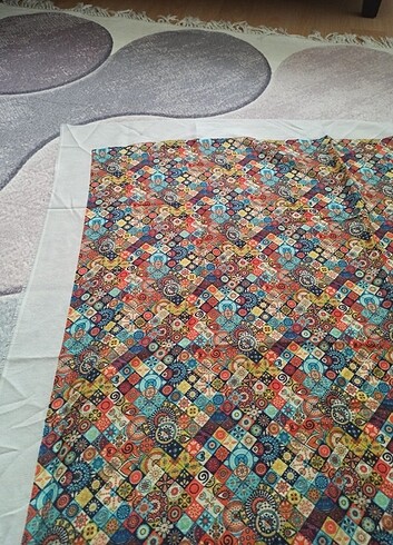 EŞARP sifir ürünlerdir 90/90 cm