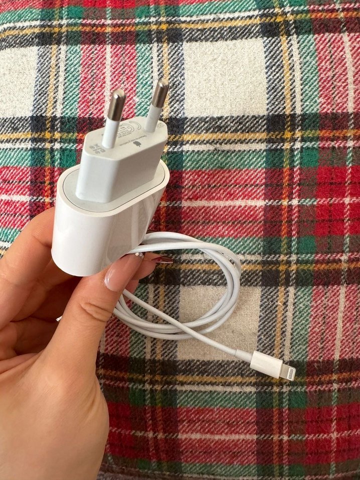 iPhone şarj aleti - Görsel 2