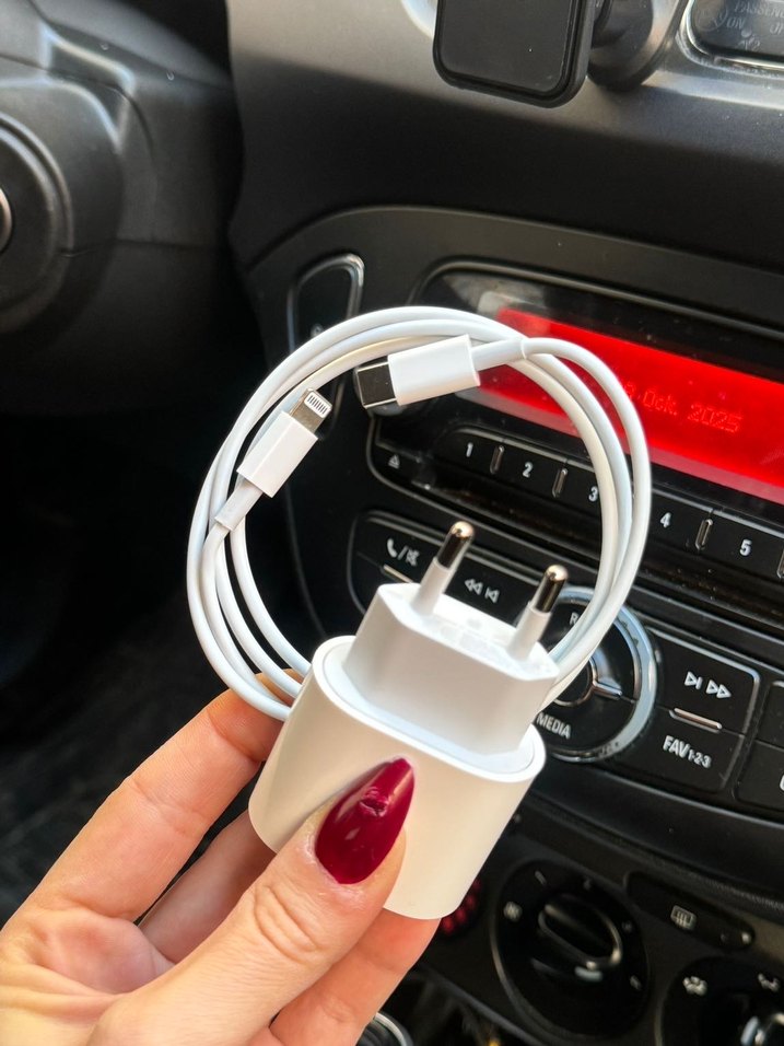 iPhone şarj aleti - Görsel 5