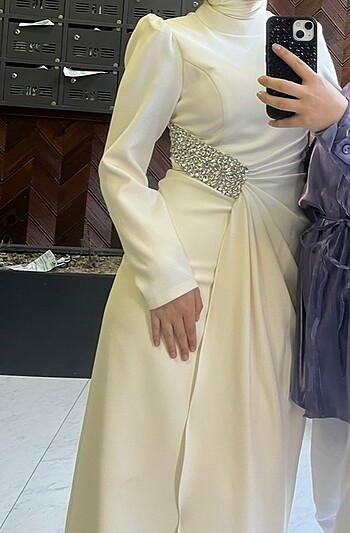 Beyaz taşlı elbise