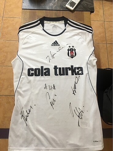 Beşiktaş imzalı forma