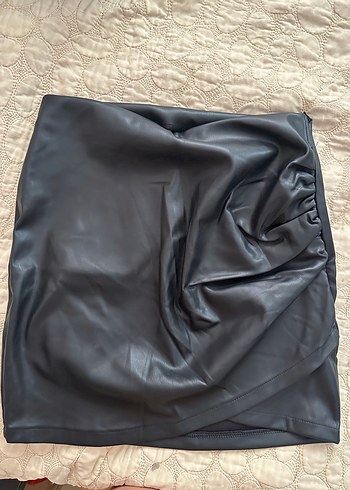 Siyah Mini Deri Şort - Görsel 3
