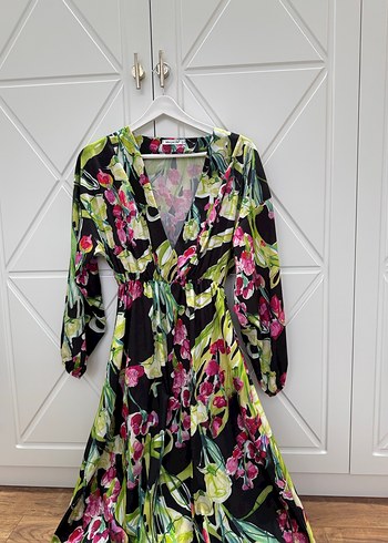 V Yaka Renkli Desenli Uzun Kadın Elbise - Görsel 2