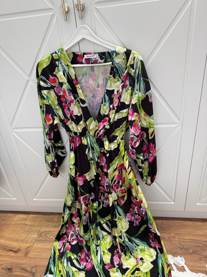 V Yaka Renkli Desenli Uzun Kadın Elbise - Görsel 3