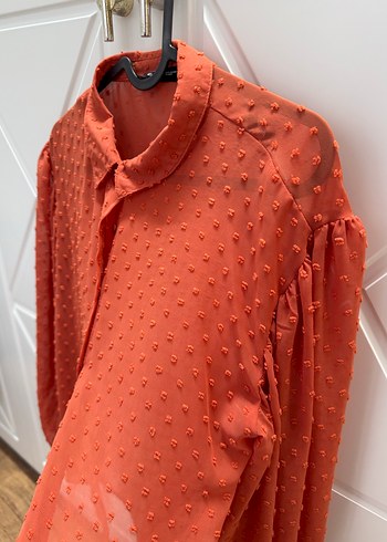 Uzun Kollu Kırmızı Düğmeli Kadın Gömlek - Görsel 3