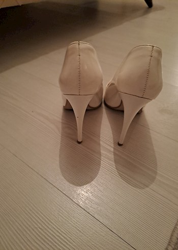 39 Beden Beyaz Rugan Stiletto Topuklu Kadın Ayakkabı