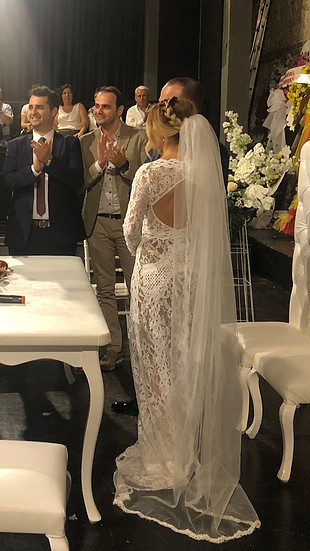 Raissa & Vanessa Beyaz Küpürlü Elbise