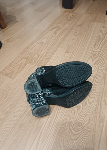 Kadın Siyah Süet Yılan Desenli Topuklu Bot - Görsel 4