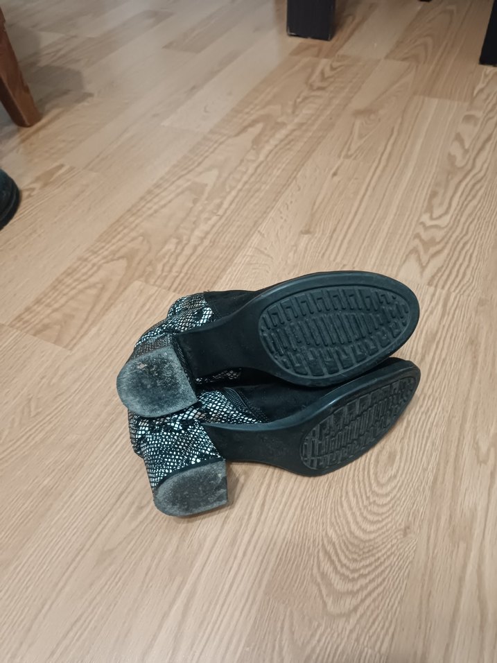 Kadın Siyah Süet Yılan Desenli Topuklu Bot - Görsel 4