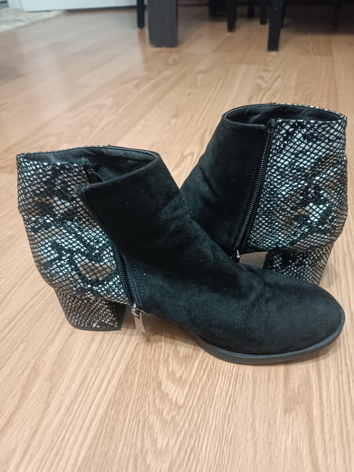 Kadın Siyah Süet Yılan Desenli Topuklu Bot - Görsel 5