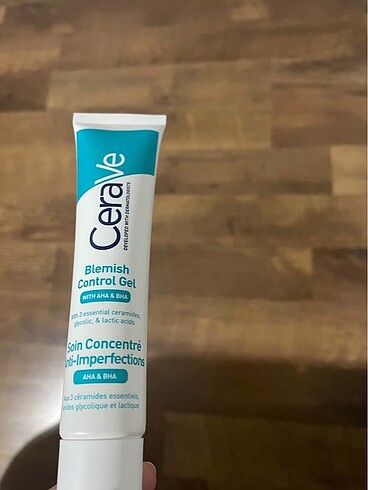 CERAVE akneye eğilim gösteren ciltler için - Görsel 3