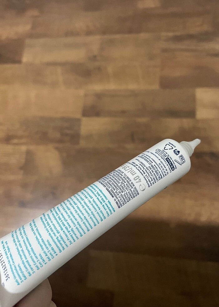 CERAVE akneye eğilim gösteren ciltler için - Görsel 2