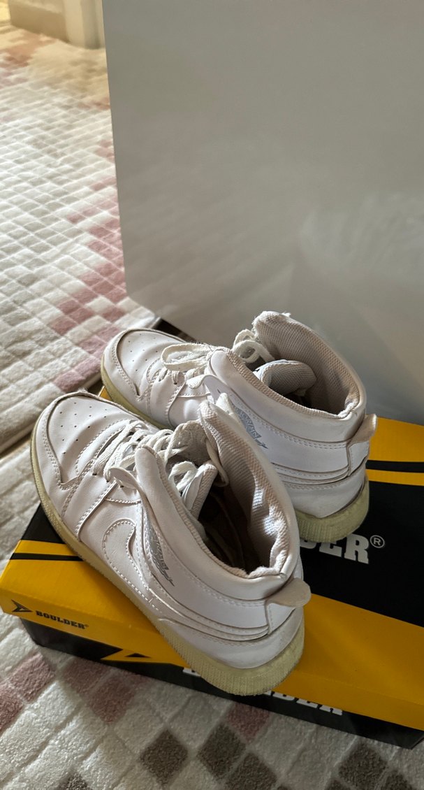 Beyaz Puf Detaylı Basketbol Ayakkabısı - Görsel 3