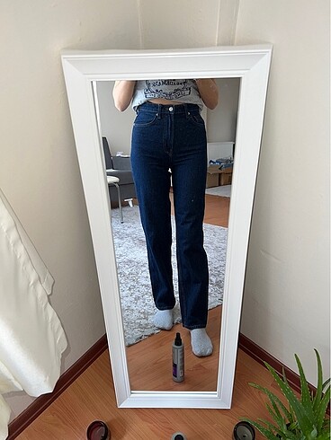 H&M 90?s Straight High Jean