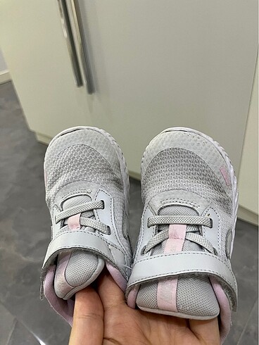 27 Beden gri Renk Nike yürüyüş ayakkabisi