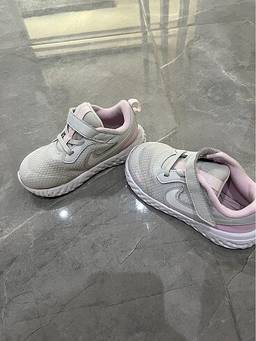 Nike Nike yürüyüş ayakkabisi