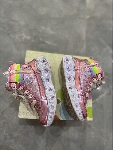 27 Beden pembe Renk Skechers ışıklı ayakkabı