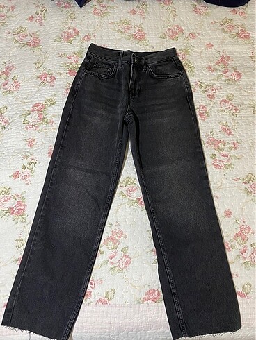 Diğer subdued jean