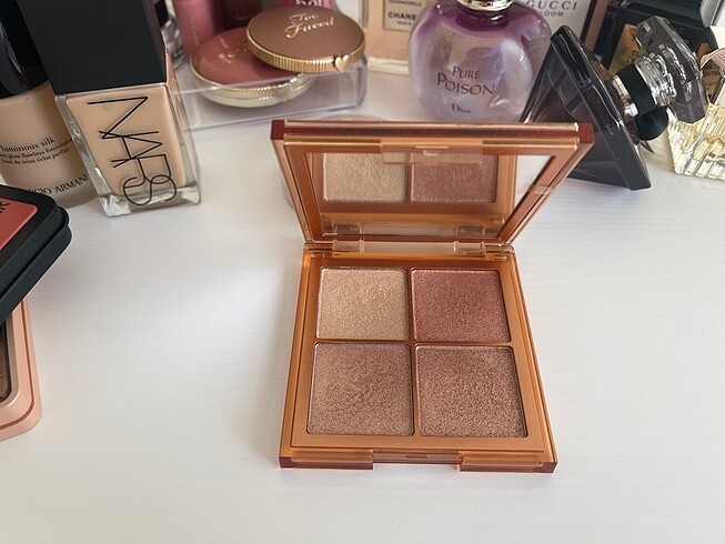 Huda Beauty Huda Beauty Glow Obsessions Aydınlatıcı Paleti