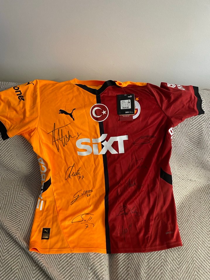 Galatasaray A Takım İmzalı Forma - Görsel 2