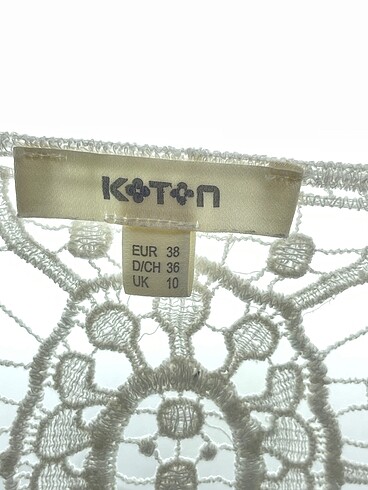 38 Beden beyaz Renk Koton Bluz %70 İndirimli.