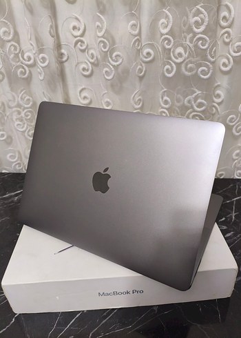 Beden Kusursuz Macbook Pro 2017 Touchbar