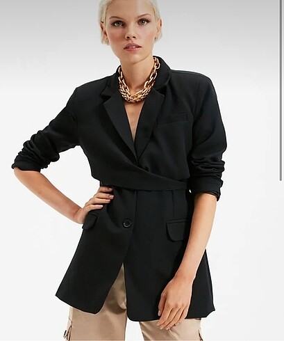Belden bağlamalı blazer ceket
