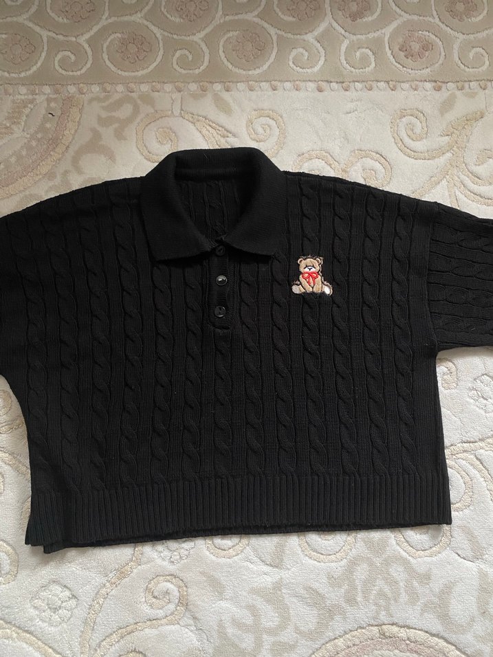 Polo yaka ayıcık baskı siyah kazak - Görsel 3