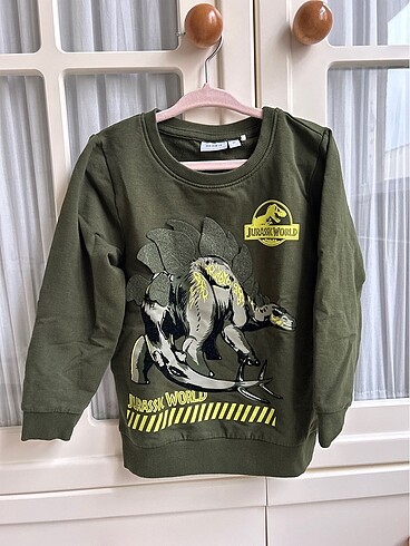 Sweatshirt