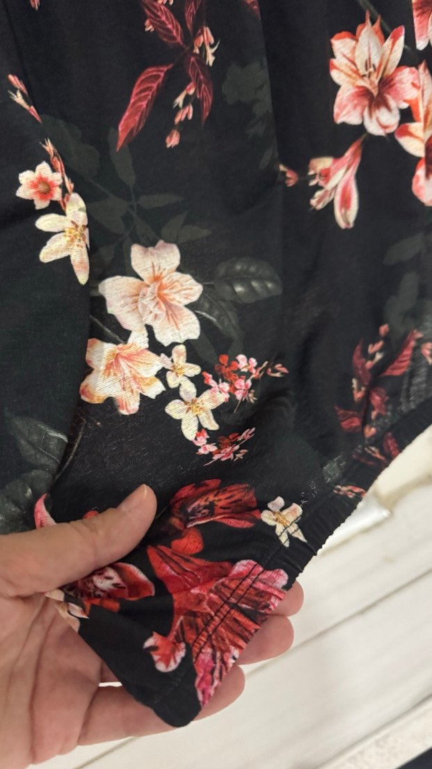 Siyah Çiçek Desenli Salaş Bohem Bluz - Görsel 4