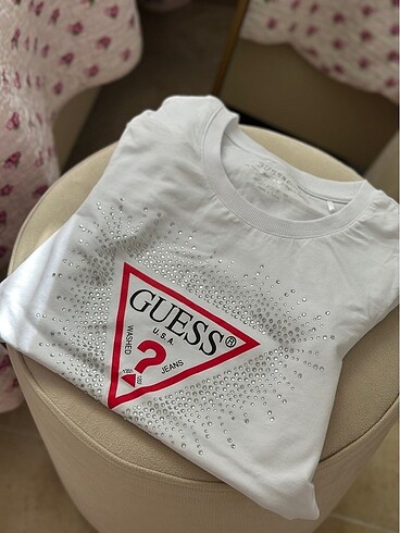 Guess tshirt