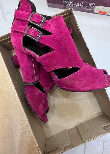 35 Beden Pembe Süet Tokalı Blok Topuklu Kadın Stiletto