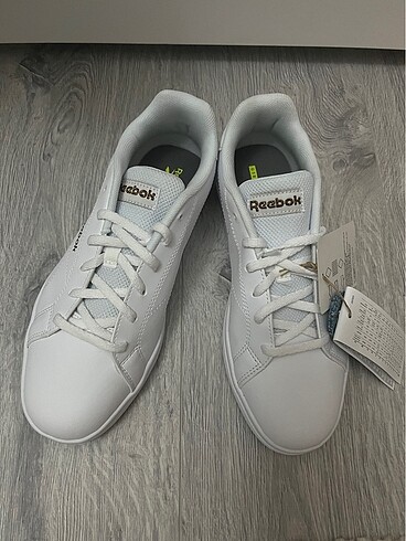 38.5 no reebok