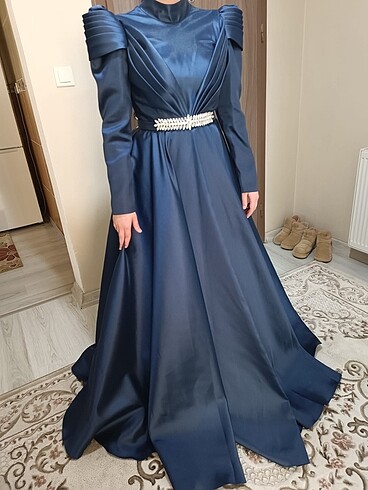 TESETTÜR NİŞAN ELBİSESİ ( astarı ile beraber)
