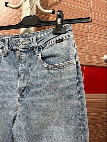 26 Beden mavi Renk Mavi Jean